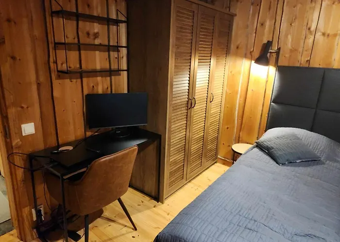 Ahmanpesae Visit Daire Levi